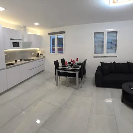 Canteras Centro Triplex Terraza Holiday home
